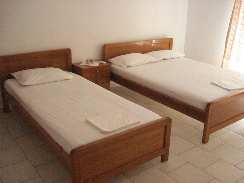 Apartments Stavroula Ηospitality Врасна Стая снимка