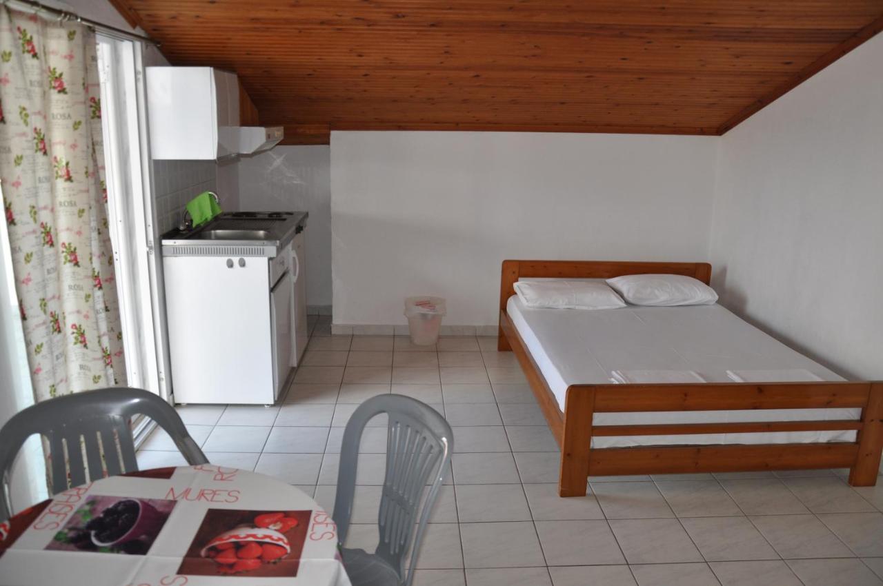Apartments Stavroula Ηospitality Врасна Стая снимка