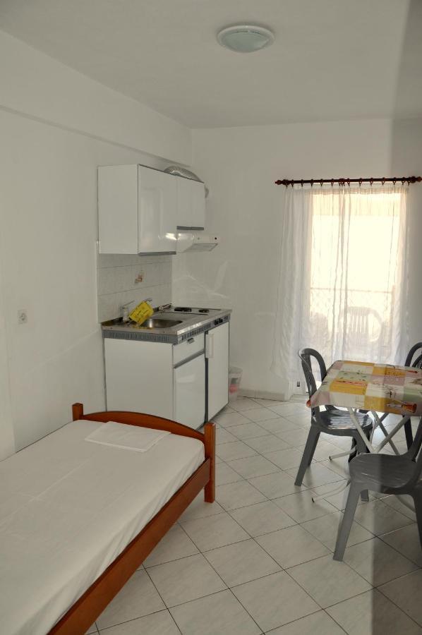 Apartments Stavroula Ηospitality Врасна Стая снимка